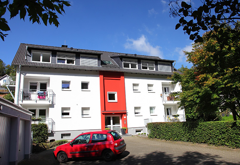 Enge Zusammenarbeit mit den Nachbarhäusern Enge Zusammenarbeit mit den Nachbarhäusern